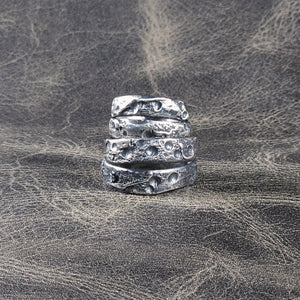 Gibbous Ring