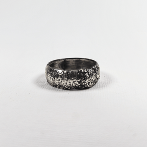 Gibbous Ring