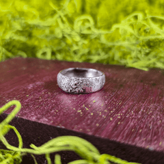 Gibbous Ring